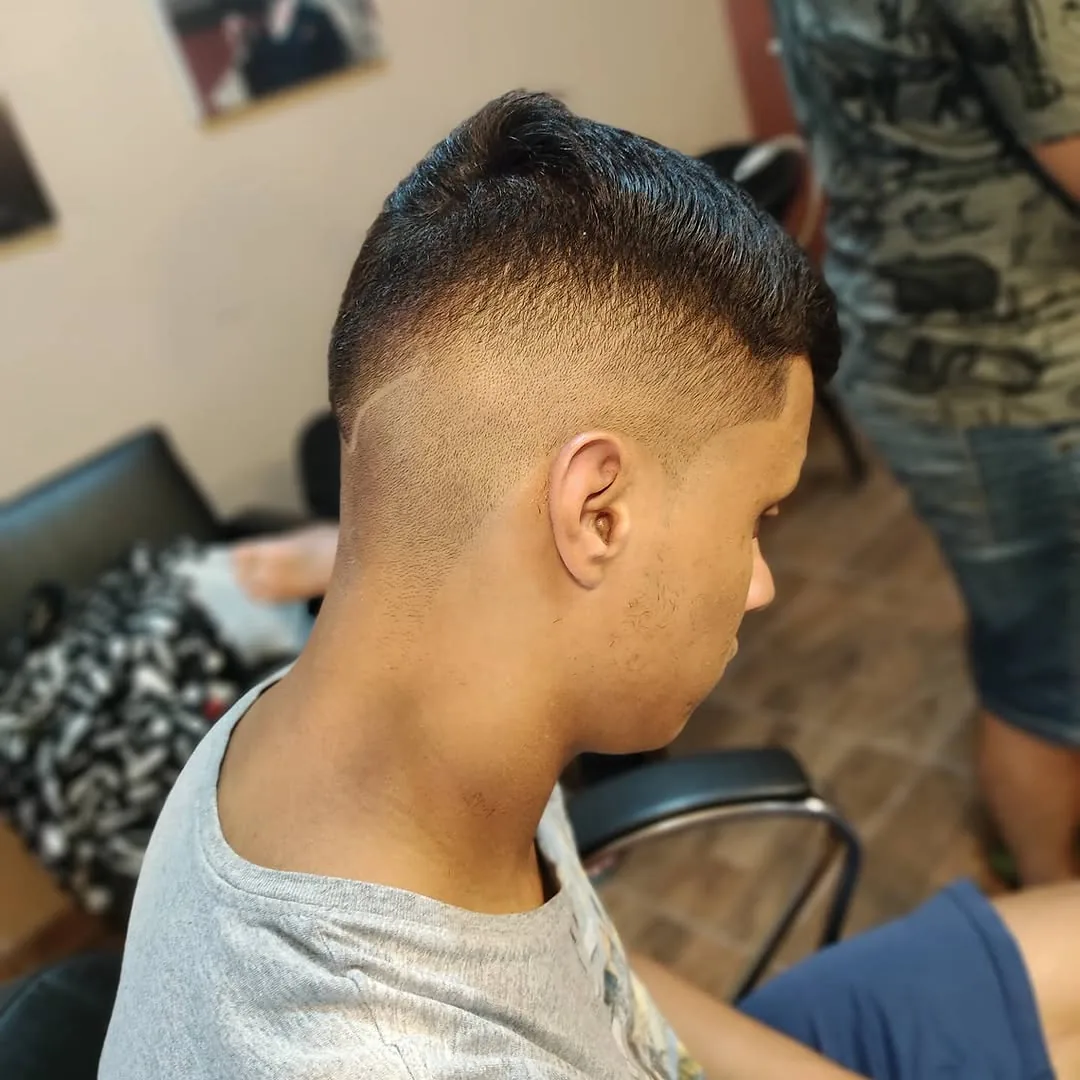 Corte com degradê feito na Al Capone Barbearia
