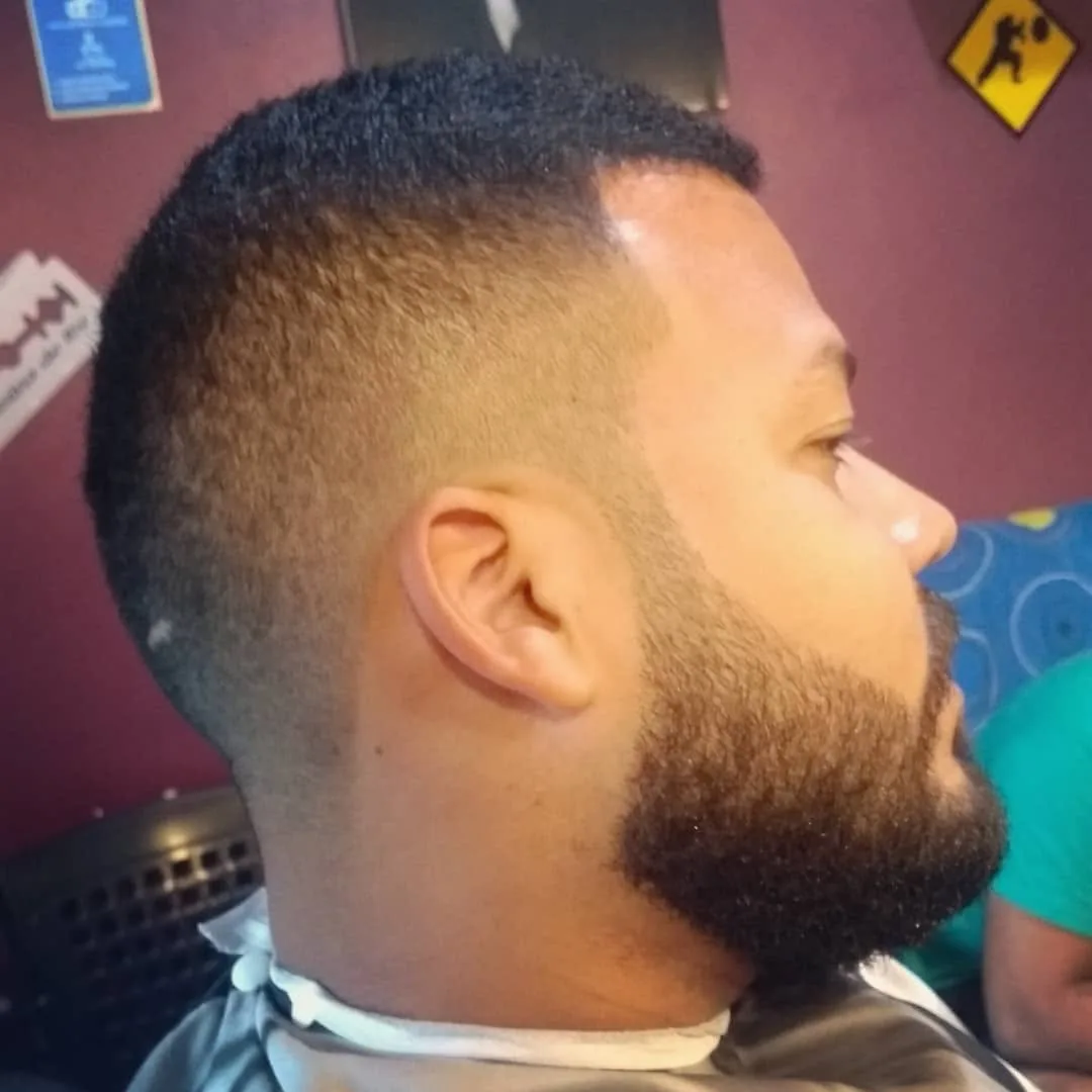 Corte e barba feitos na Al Capone